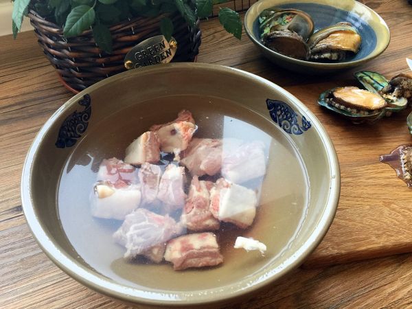 鲍鱼排骨炖小土豆