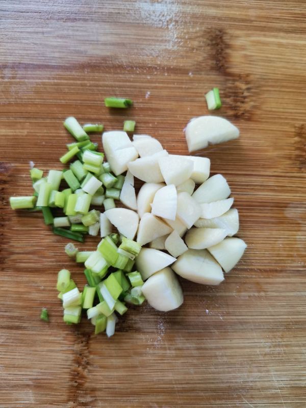 西红柿炒金针菇