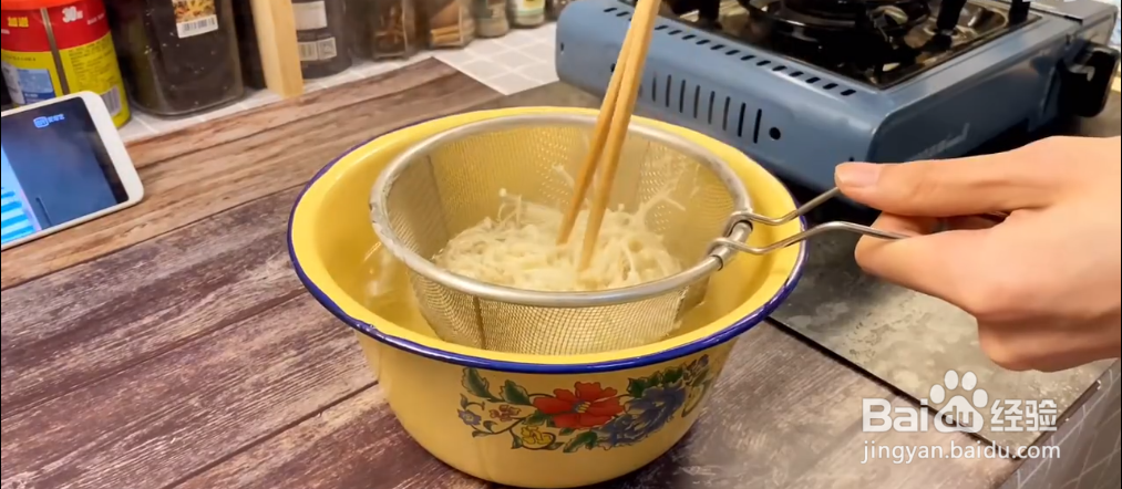 家庭版凉拌金针菇的做法