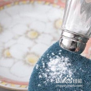 怎样用小苏打去除锅碗瓢盆上的油渍
