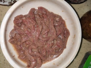 芹菜牛肉丝的做法