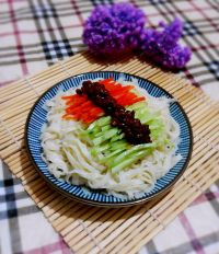 特级金牌手擀炸酱面