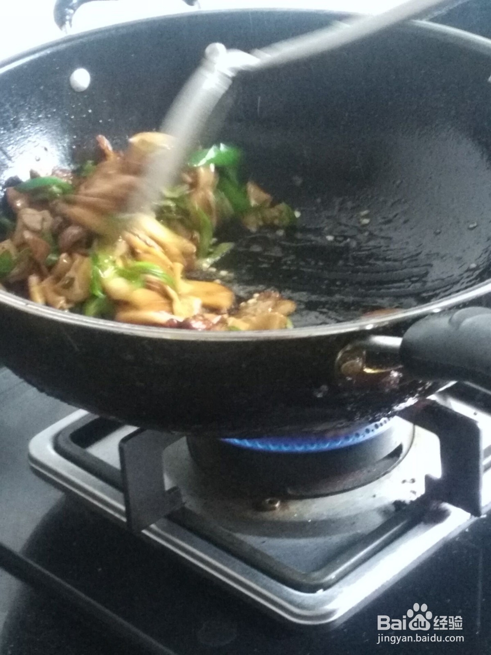 怎么做一道美味的杏鲍菇炒肉