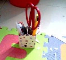 牙膏盒做简易的笔筒