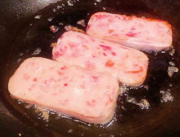 午餐肉时蔬双米堡