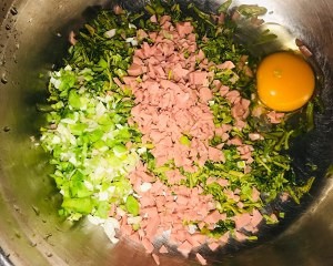 健康养生佳品香椿鸡蛋火腿煎饼的做法