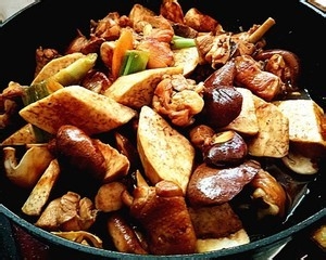 芋头烧鸡腿【下饭菜】