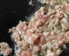 肉末豆腐葱花的做法