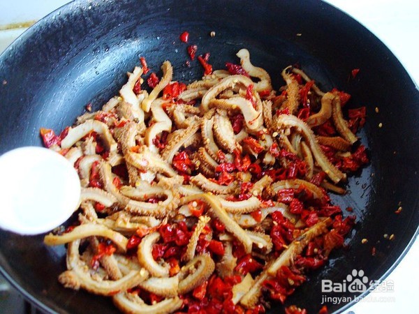 辣皮子滚牛肚的做法