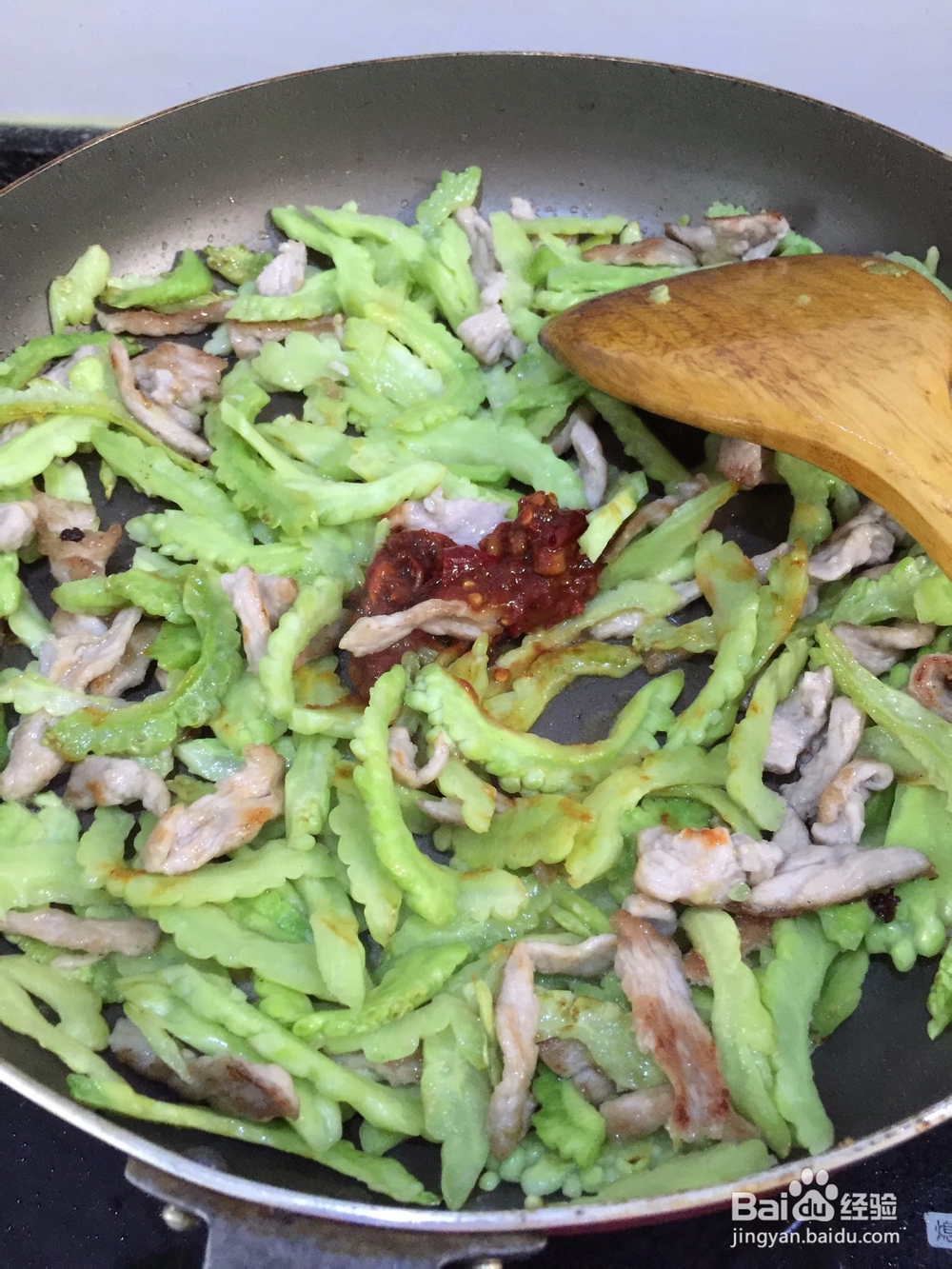 苦瓜炒瘦肉的家常做法