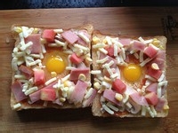 吐司太阳蛋披萨