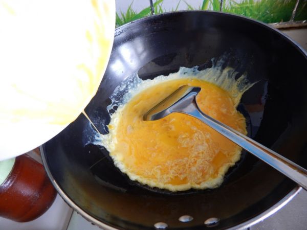 韭菜鸡蛋生煎包