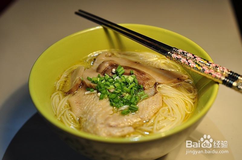 新手易做的鲜松茸土鸡汤