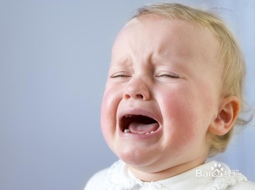 如何在公共场合管理无理取闹的孩子