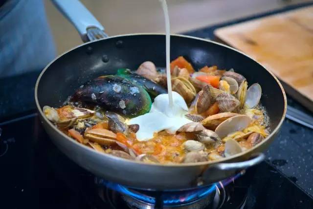 旧金山好吃的贝类锅的做法
