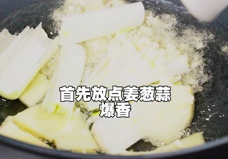 麻辣小龙虾配啤酒