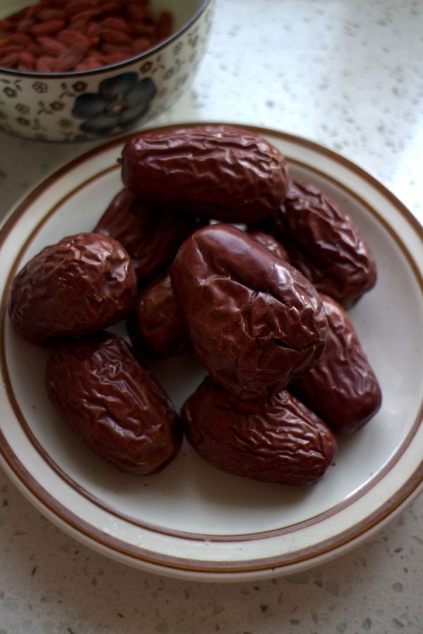 银耳红枣莲子羹