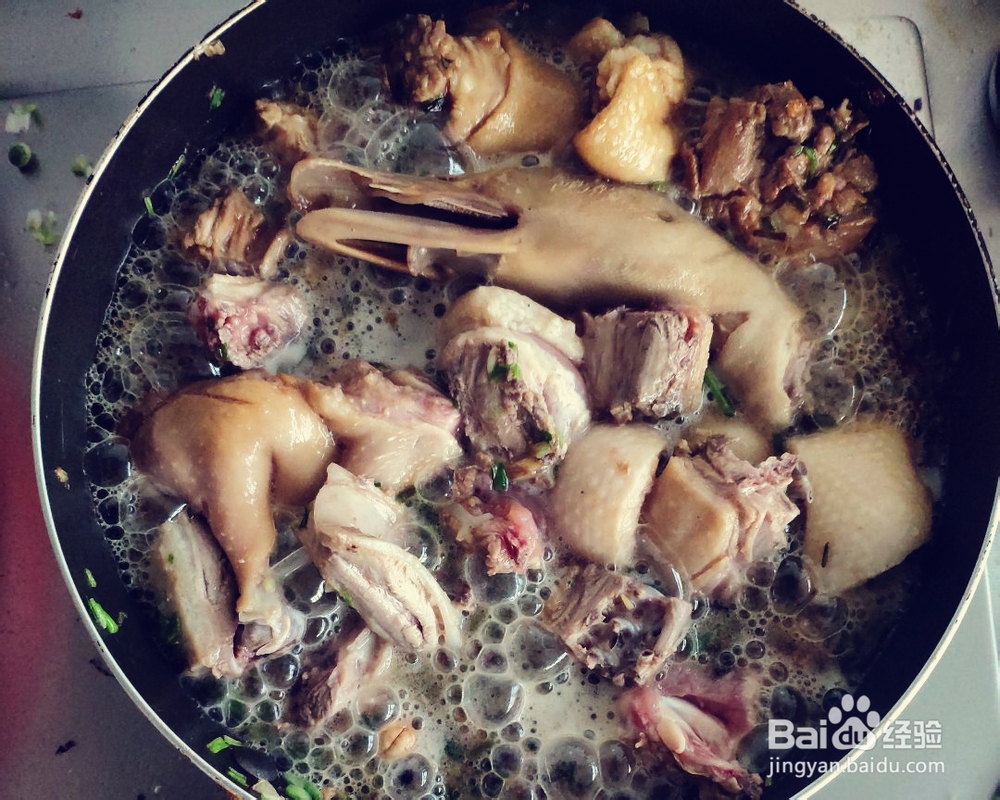 赞不绝口的铁锅炖大鹅