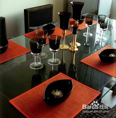 巧用桌布营造居室氛围