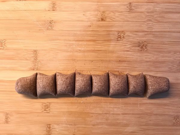 黑全麦自发素菜包