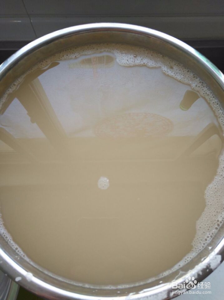 教你如何自己在家制作可口的凉皮。