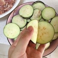 不让老弟点外卖16--鱼香茄饼