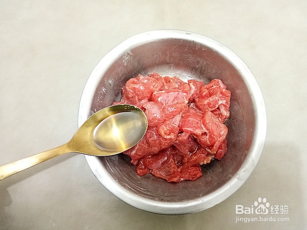 蒜香牛肉的烹饪