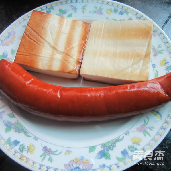 香干芹菜烧烤肠