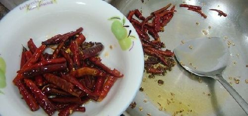 手把手教你做又麻又辣又香的水煮鱼