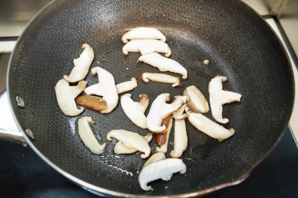 香菇彩蔬鲜肉日本豆腐