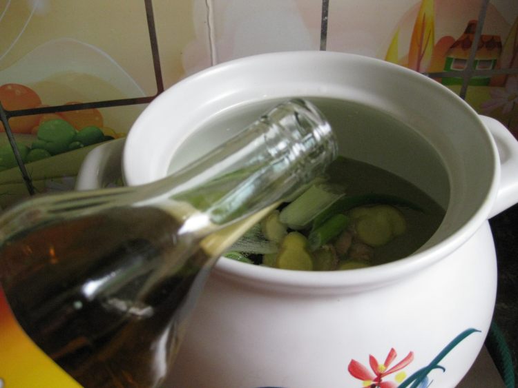 扁尖炖腔骨的做法,好吃到没朋友!