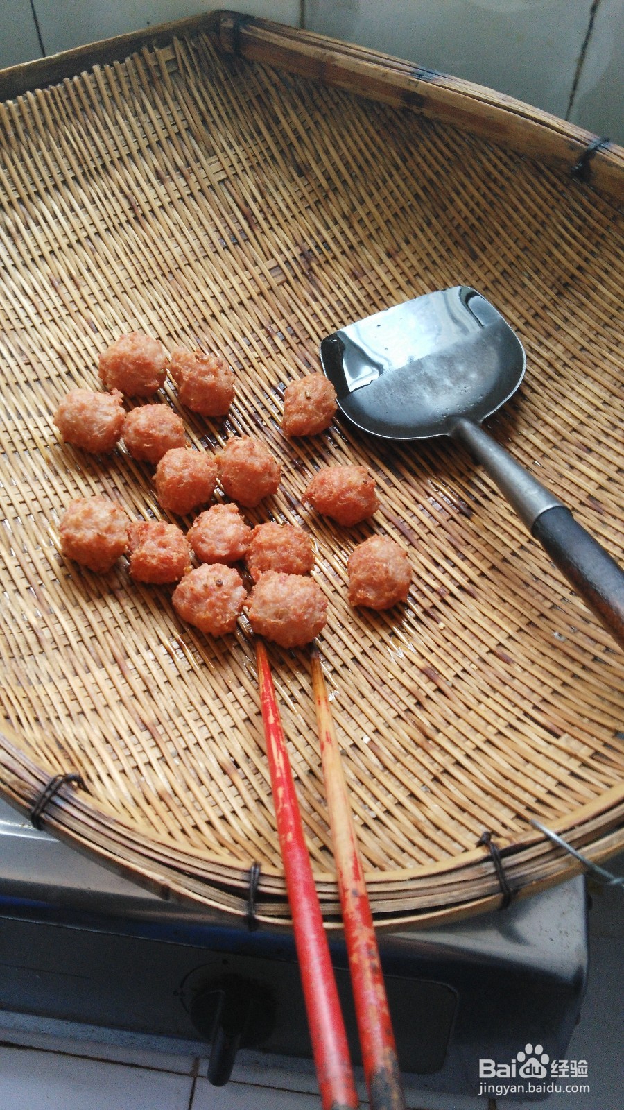 油炸瘦肉丸子的做法