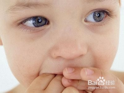 宝宝爱咬指甲怎么办？