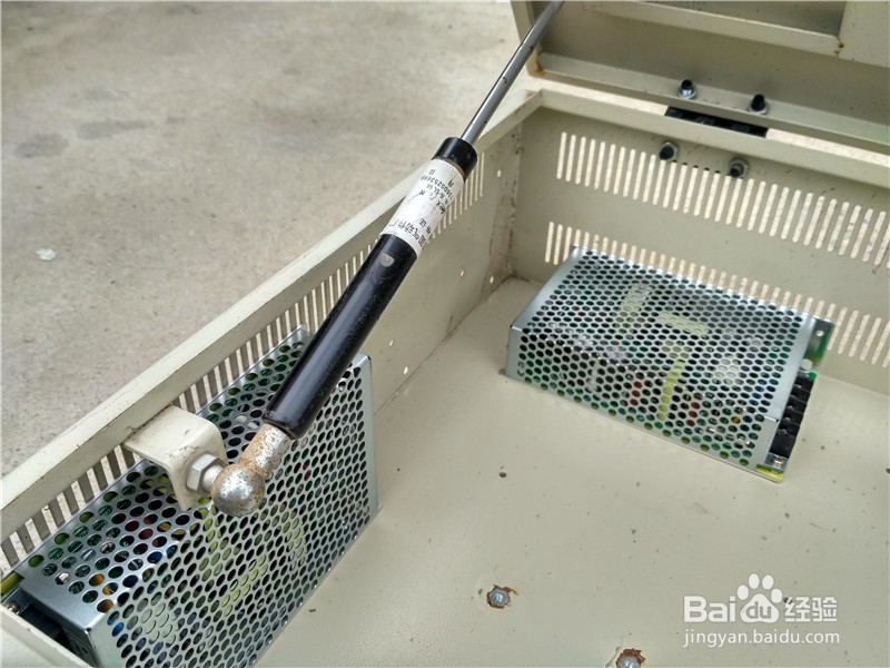 机箱里开关电源的正确安装方法