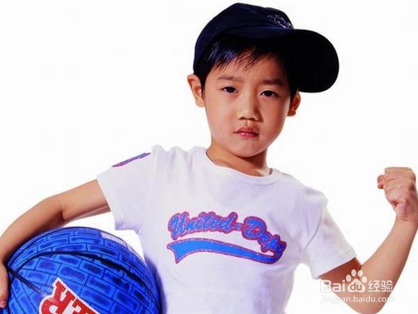 如何防止食物的不当对孩子健康发育的影响？