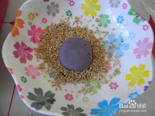 美味小吃——紫薯芝麻糯米饼