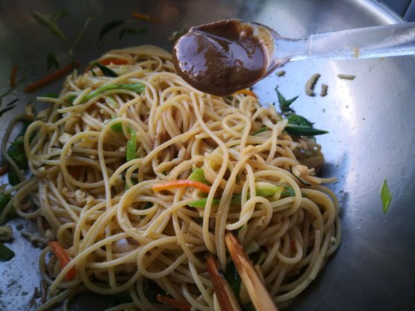 蔬菜味噌炒意面