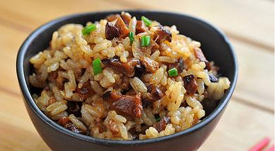 懒人香菇肉丁炒饭