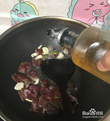 青椒炒腊肠的做法