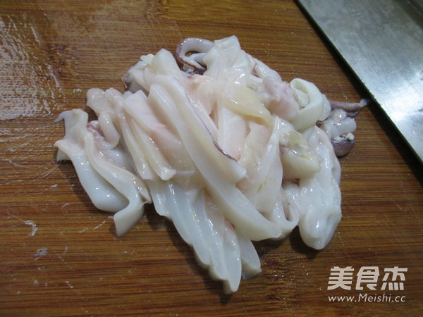 大葱炒鱿鱼的做法