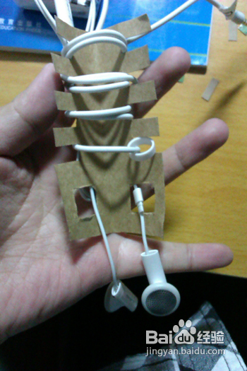 怎样收纳各个凌乱的耳机.