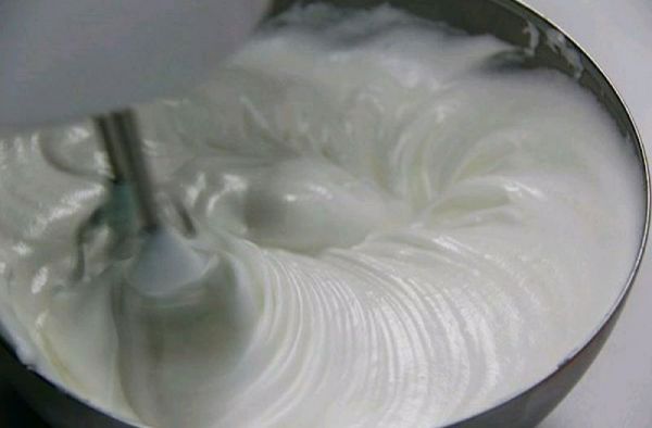 奶油霜裱花蛋糕