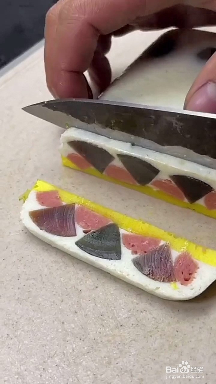 松花蛋和火腿肠怎么做