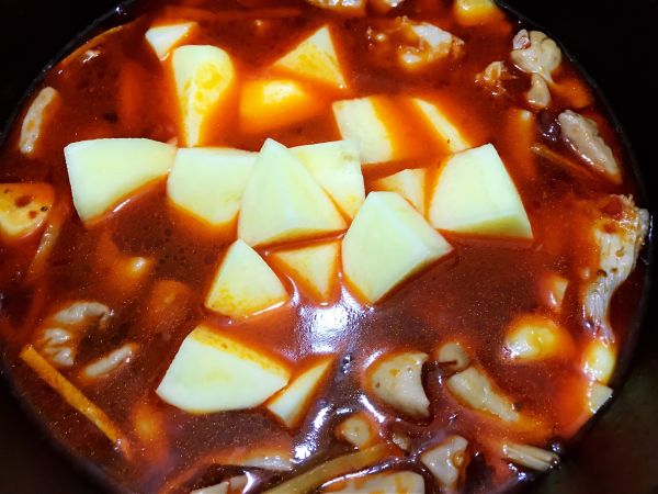川香土豆烧肥肠
