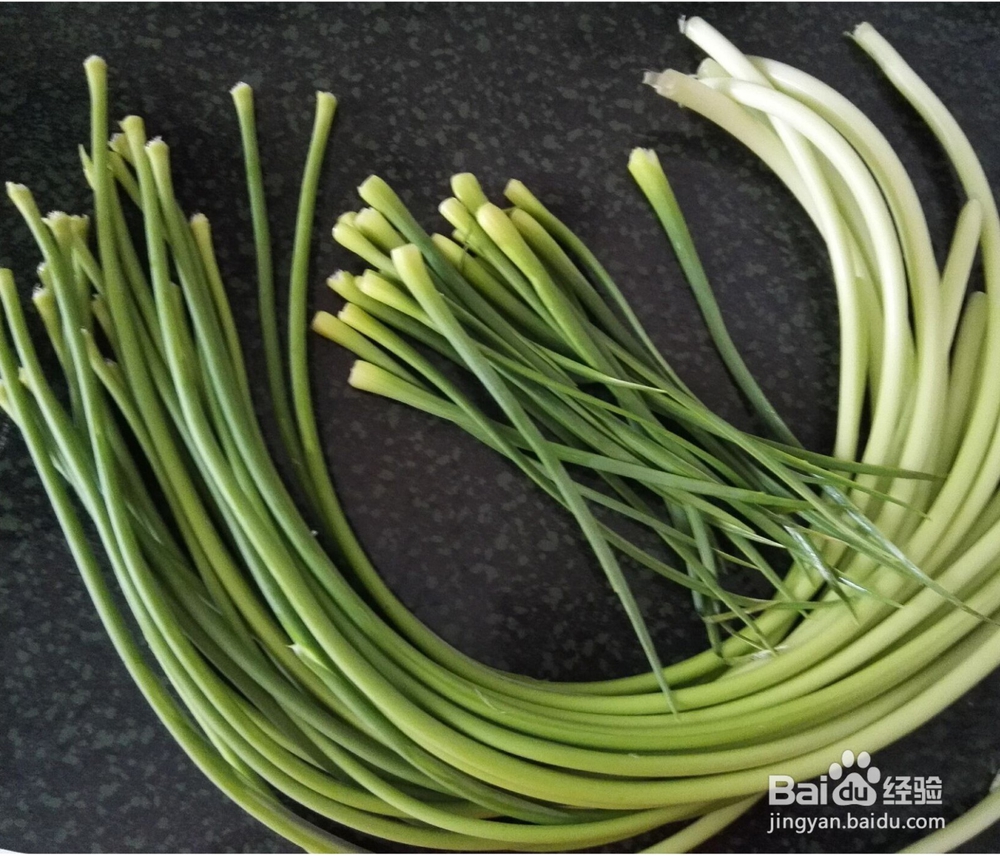 农家腊肉炒蒜薹——家常菜