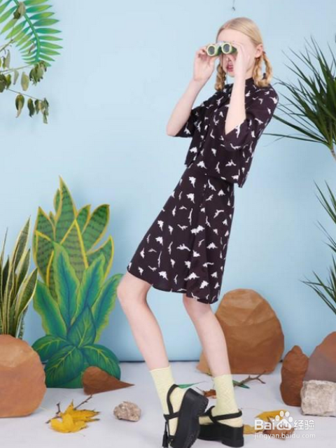 2015你一定要学会的活泼又减龄袜子穿搭术