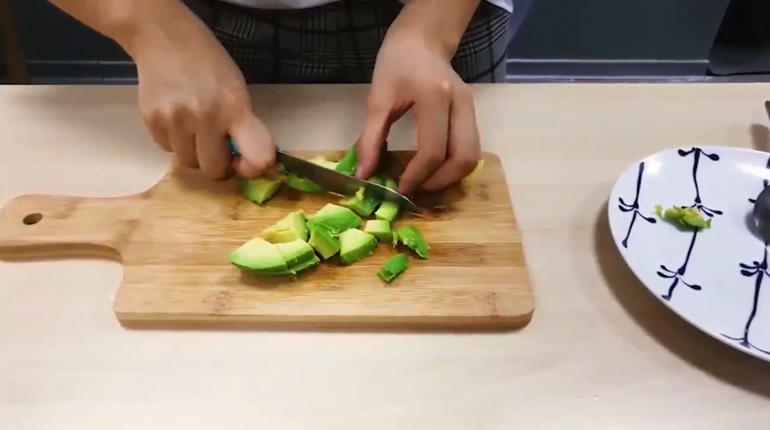 怎么制作水果奶昔？