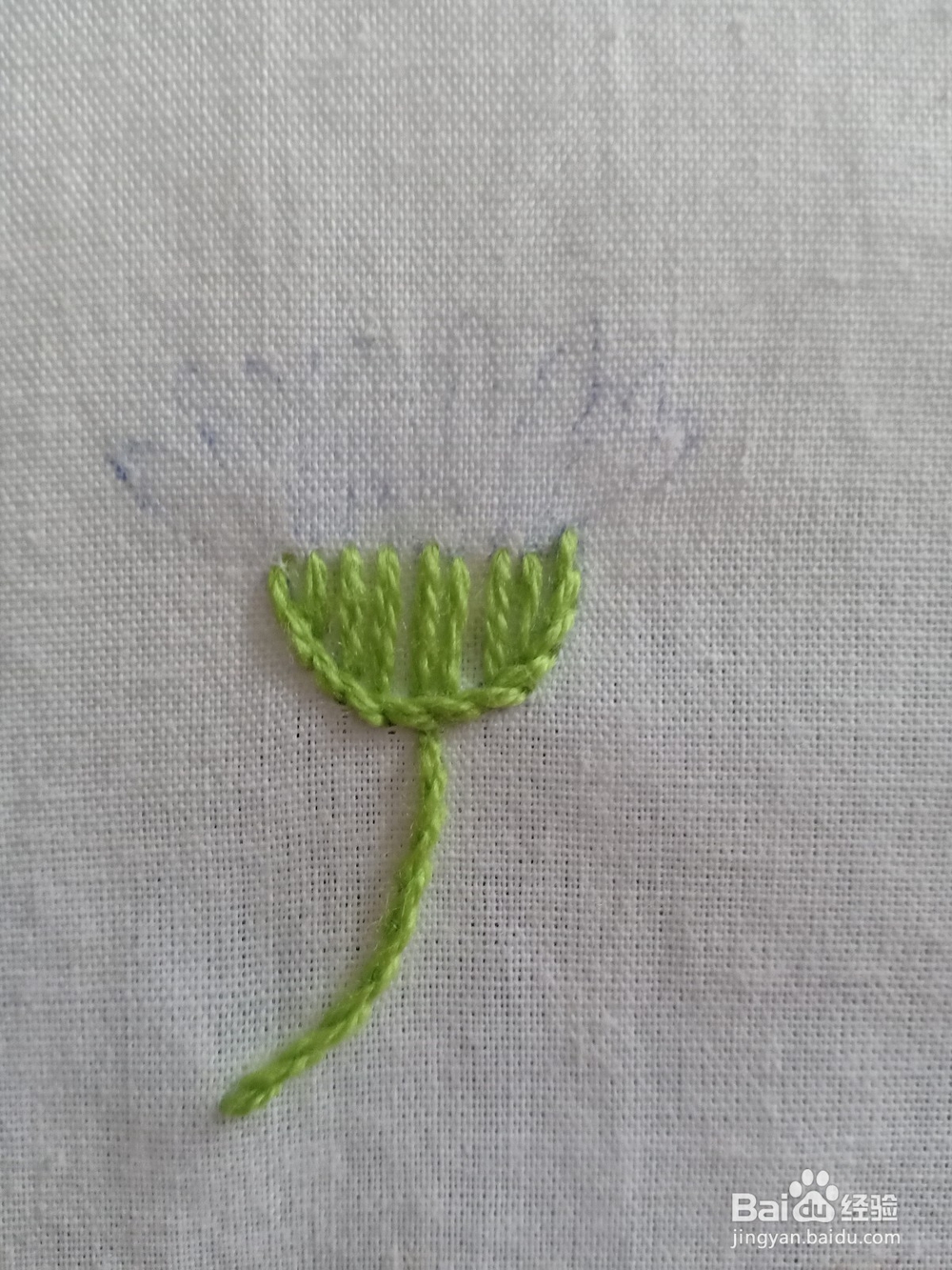 如何用雏菊绣 绣出侧面菊花的样子