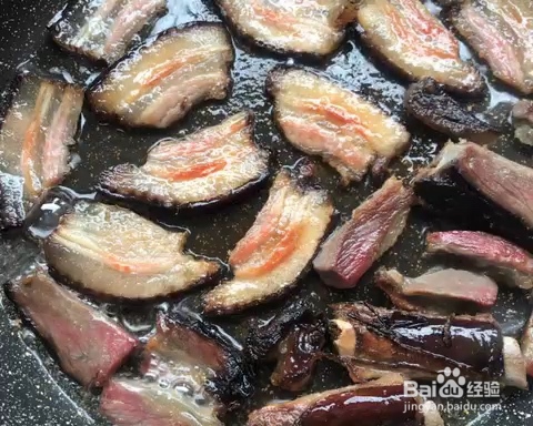 做出入味的腊排骨腊肉炒蟹味菇
