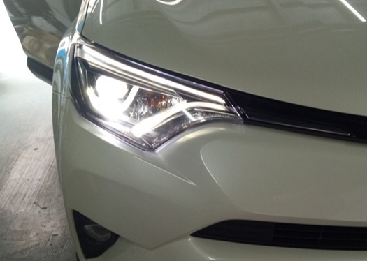 2016款荣放大灯是什么型号